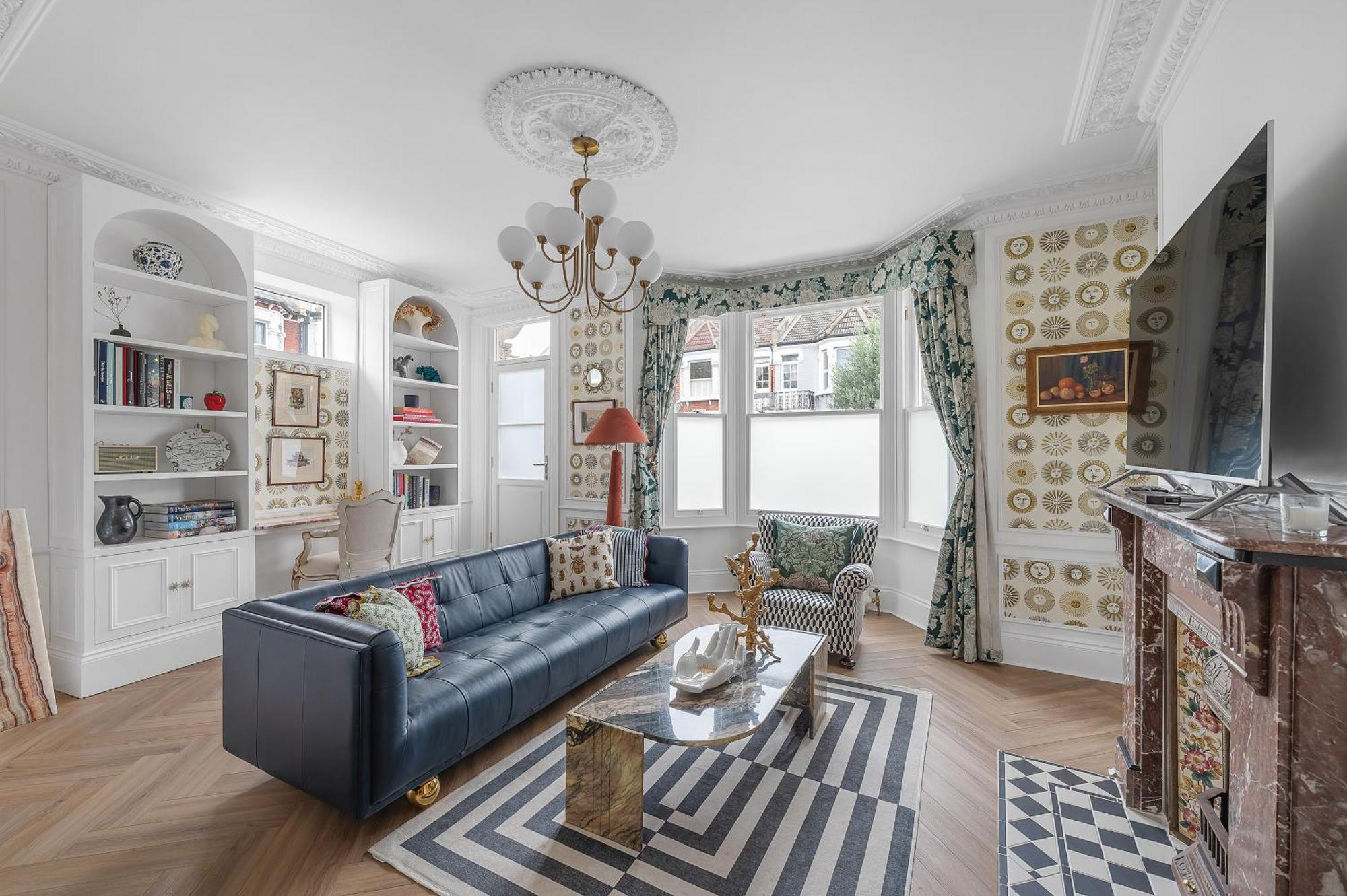 Blossom House New 3bed House In Barons Court Holiday home London