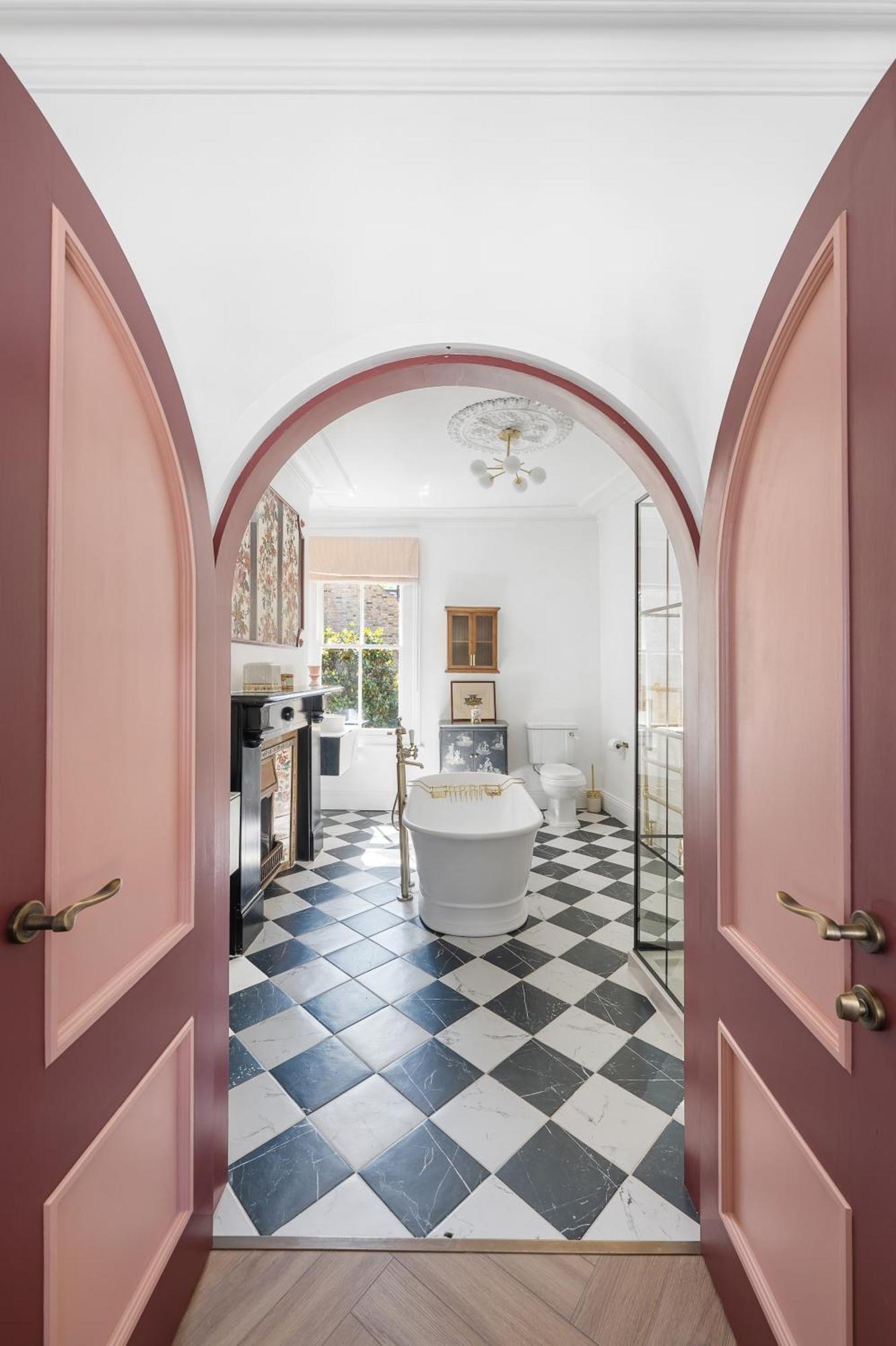 Blossom House New 3bed House In Barons Court Holiday home *