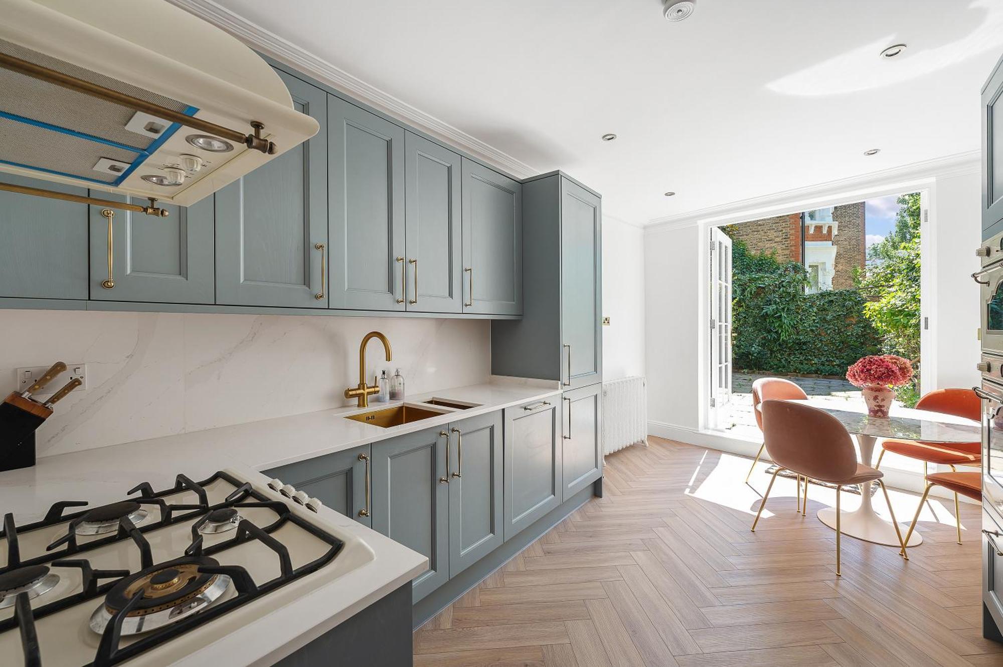 Blossom House New 3bed House In Barons Court *